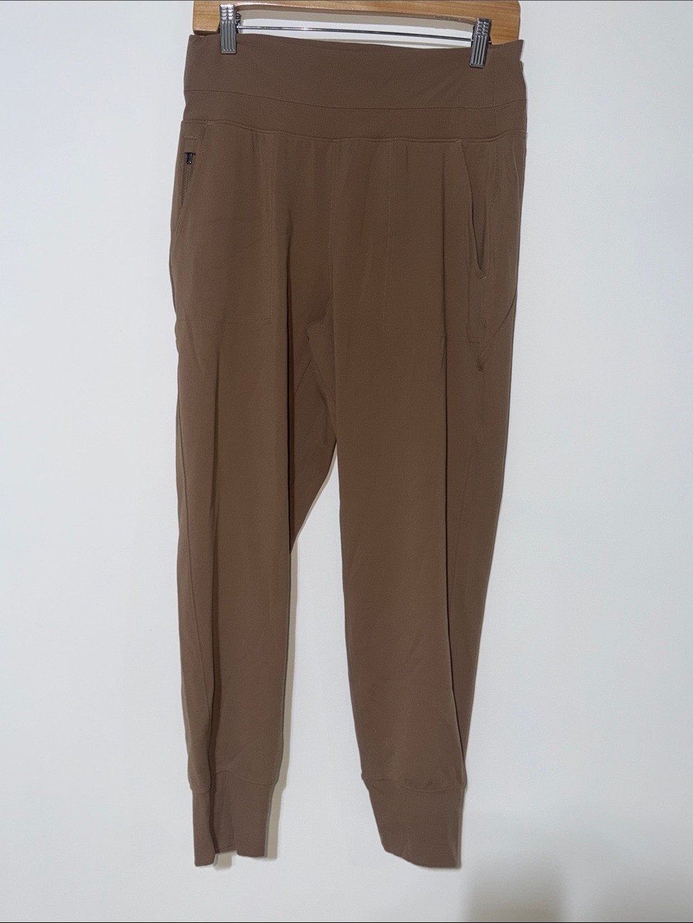 Athleta Venice High Rise Joggers, beige tan Color size medium NWOT - Picture 2 of 9